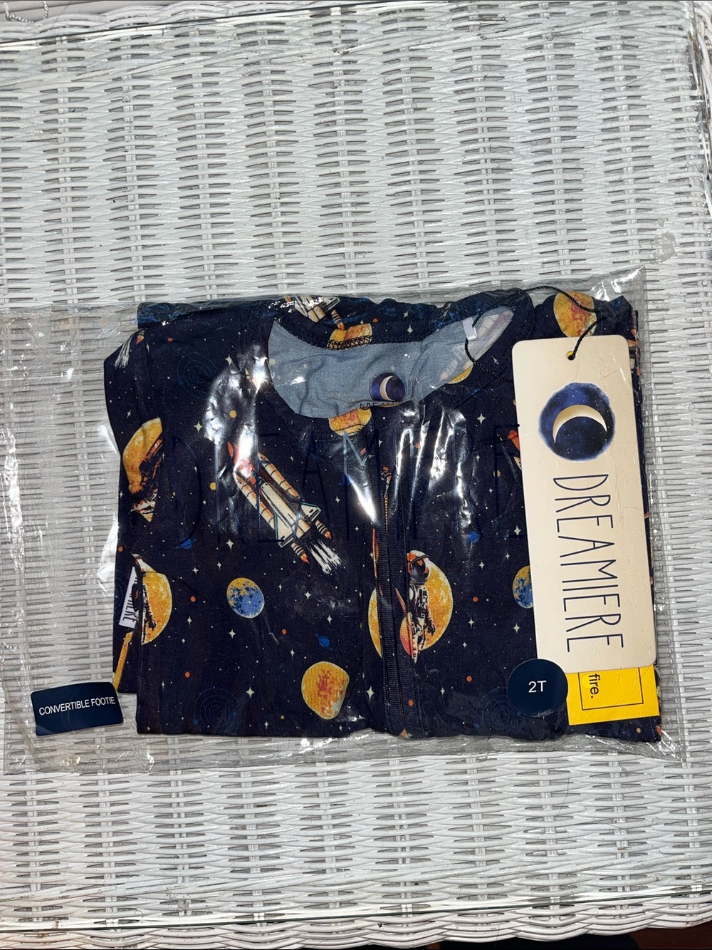 Dreamiere NIB space and astronauts 2T convertible footie.